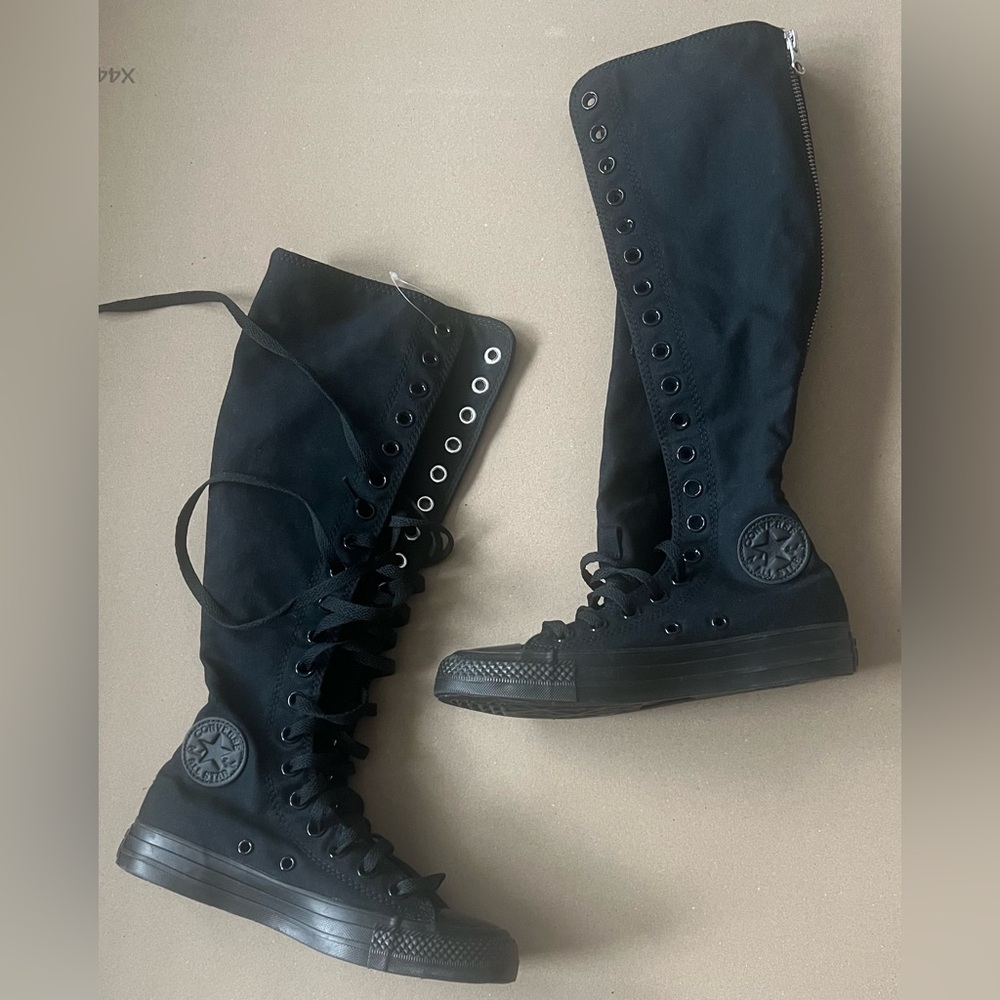 Converse Women's Size 5 Black Lace-Up Shoes Front & Zipper Back